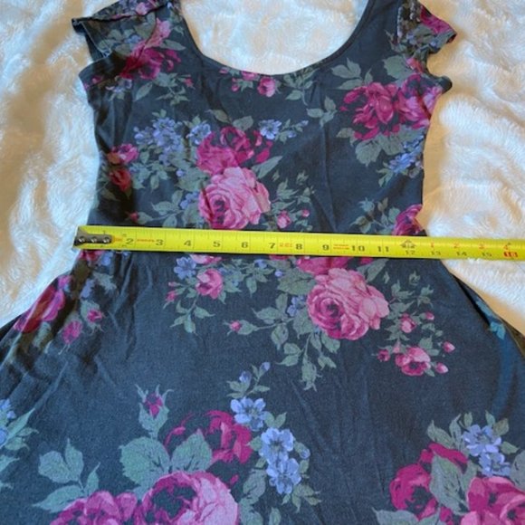 American Eagle Outfitter’s Floral Dress Ladies Size M - Picture 8 of 13